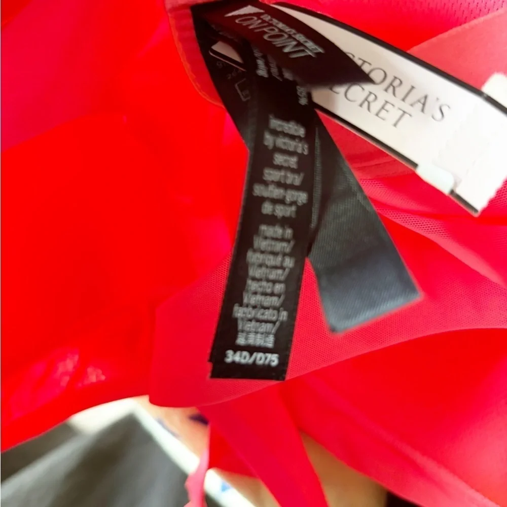 Victoria’s Secret On‎ Point Sports Bra